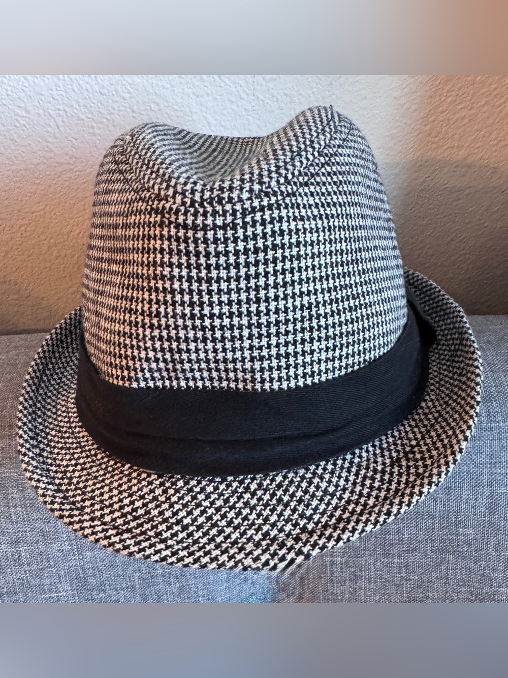 JFH-Black & White Houndstooth Fedora Hat with Black Band size
S/M